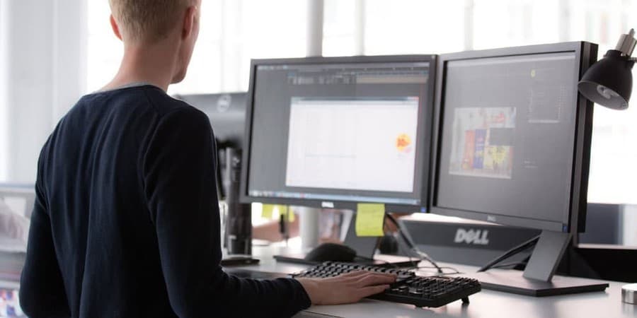 Screens & Monitors